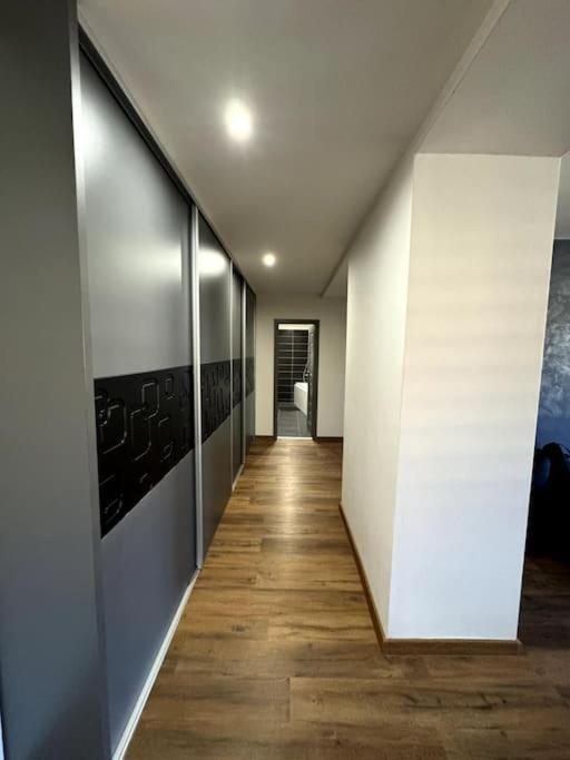 Modern Apartment In City Centre Banska Bystrica Exterior photo