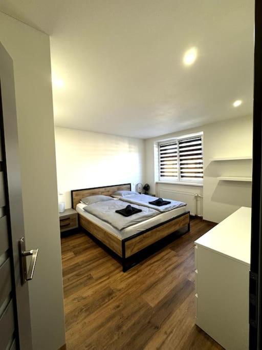 Modern Apartment In City Centre Banska Bystrica Exterior photo